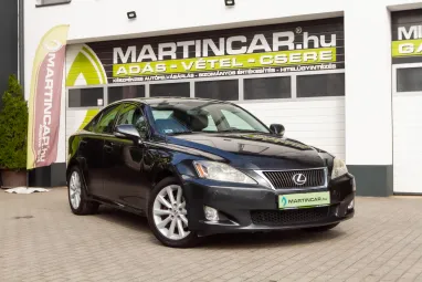 LEXUS IS 220d Leather&Navigation Dark Grey Metallic +Igényes állapot +Keveset futott +3X-s GARANCIA !!