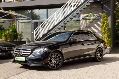 MERCEDES-BENZ E 500 4Matic BlueEFFICIENCY Avantgarde (Automata) Black Metallic +Újszerű +Friss Nagyszervíz +2.Tulaj +3X-s GARANCIA !!