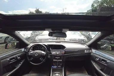 MERCEDES-BENZ E 500 4Matic BlueEFFICIENCY Avantgarde (Automata) Black Metallic +Újszerű +Friss Nagyszervíz +2.Tulaj +3X-s GARANCIA !!