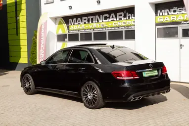 MERCEDES-BENZ E 500 4Matic BlueEFFICIENCY Avantgarde (Automata) Black Metallic +Újszerű +Friss Nagyszervíz +2.Tulaj +3X-s GARANCIA !!