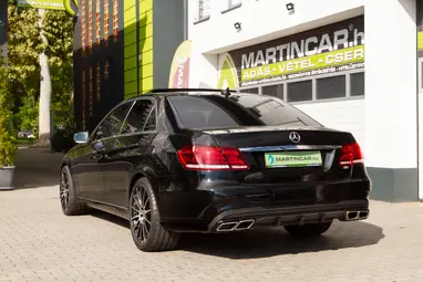 MERCEDES-BENZ E 500 4Matic BlueEFFICIENCY Avantgarde (Automata) Black Metallic +Újszerű +Friss Nagyszervíz +2.Tulaj +3X-s GARANCIA !!