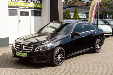 MERCEDES-BENZ E 500 4Matic BlueEFFICIENCY Avantgarde (Automata) Black Metallic +Újszerű +Friss Nagyszervíz +2.Tulaj +3X-s GARANCIA !!