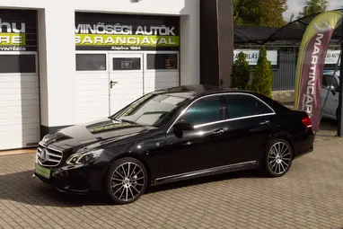 MERCEDES-BENZ E 500 4Matic BlueEFFICIENCY Avantgarde (Automata) Black Metallic +Újszerű +Friss Nagyszervíz +2.Tulaj +3X-s GARANCIA !!