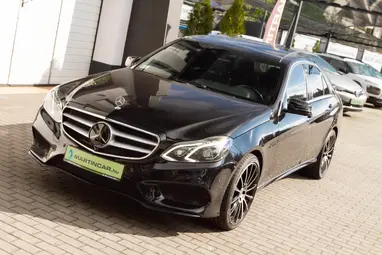 MERCEDES-BENZ E 500 4Matic BlueEFFICIENCY Avantgarde (Automata) Black Metallic +Újszerű +Friss Nagyszervíz +2.Tulaj +3X-s GARANCIA !!