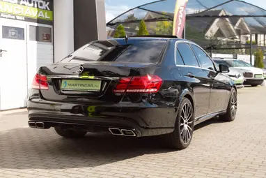 MERCEDES-BENZ E 500 4Matic BlueEFFICIENCY Avantgarde (Automata) Black Metallic +Újszerű +Friss Nagyszervíz +2.Tulaj +3X-s GARANCIA !!