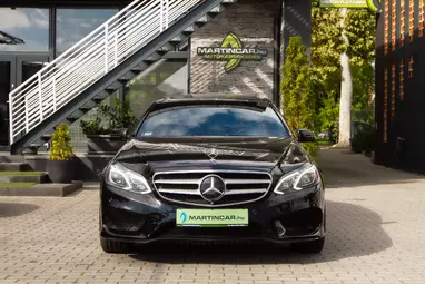MERCEDES-BENZ E 500 4Matic BlueEFFICIENCY Avantgarde (Automata) Black Metallic +Újszerű +Friss Nagyszervíz +2.Tulaj +3X-s GARANCIA !!