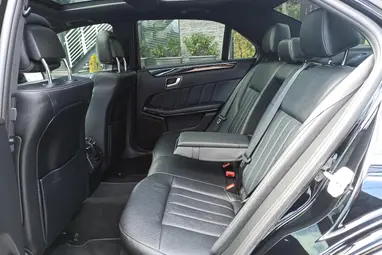 MERCEDES-BENZ E 500 4Matic BlueEFFICIENCY Avantgarde (Automata) Black Metallic +Újszerű +Friss Nagyszervíz +2.Tulaj +3X-s GARANCIA !!