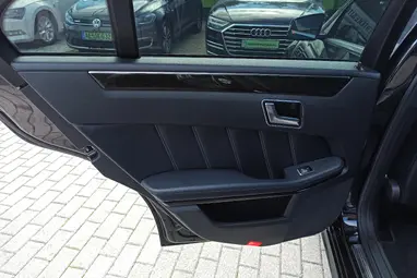 MERCEDES-BENZ E 500 4Matic BlueEFFICIENCY Avantgarde (Automata) Black Metallic +Újszerű +Friss Nagyszervíz +2.Tulaj +3X-s GARANCIA !!