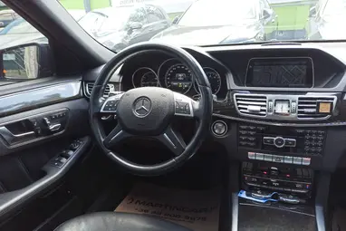 MERCEDES-BENZ E 500 4Matic BlueEFFICIENCY Avantgarde (Automata) Black Metallic +Újszerű +Friss Nagyszervíz +2.Tulaj +3X-s GARANCIA !!