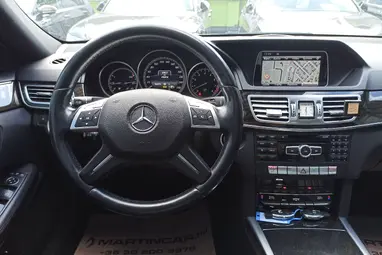 MERCEDES-BENZ E 500 4Matic BlueEFFICIENCY Avantgarde (Automata) Black Metallic +Újszerű +Friss Nagyszervíz +2.Tulaj +3X-s GARANCIA !!