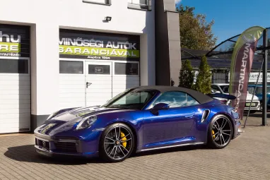 PORSCHE 911 Cabrio Turbo S PDK Gentian Blue Metallic AKRAPOVIC ++ Azonnal elvihető ++