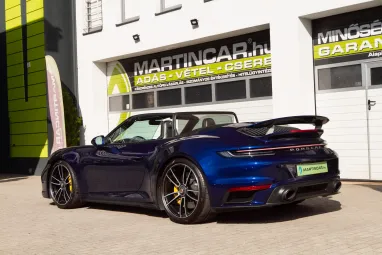 PORSCHE 911 Cabrio Turbo S PDK Gentian Blue Metallic AKRAPOVIC ++ Azonnal elvihető ++