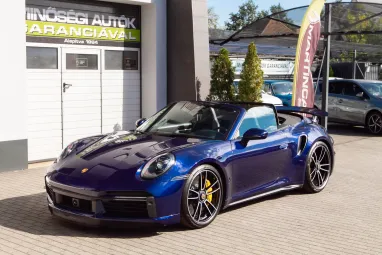 PORSCHE 911 Cabrio Turbo S PDK Gentian Blue Metallic AKRAPOVIC ++ Azonnal elvihető ++
