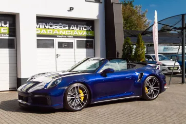 PORSCHE 911 Cabrio Turbo S PDK Gentian Blue Metallic AKRAPOVIC ++ Azonnal elvihető ++