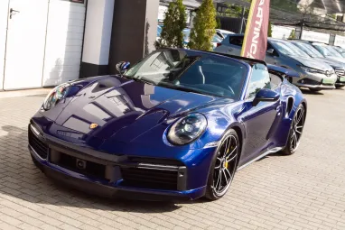 PORSCHE 911 Cabrio Turbo S PDK Gentian Blue Metallic AKRAPOVIC ++ Azonnal elvihető ++