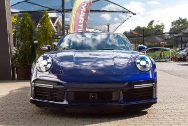 PORSCHE 911 Cabrio Turbo S PDK Gentian Blue Metallic AKRAPOVIC ++ Azonnal elvihető ++