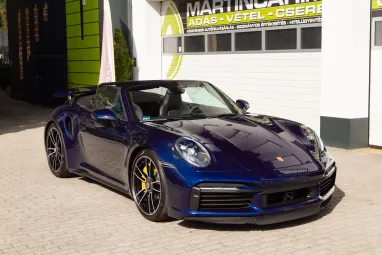PORSCHE 911 Cabrio Turbo S PDK Gentian Blue Metallic AKRAPOVIC ++ Azonnal elvihető ++