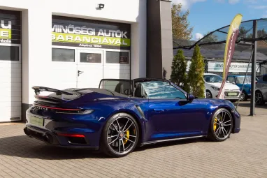 PORSCHE 911 Cabrio Turbo S PDK Gentian Blue Metallic AKRAPOVIC ++ Azonnal elvihető ++