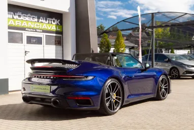PORSCHE 911 Cabrio Turbo S PDK Gentian Blue Metallic AKRAPOVIC ++ Azonnal elvihető ++