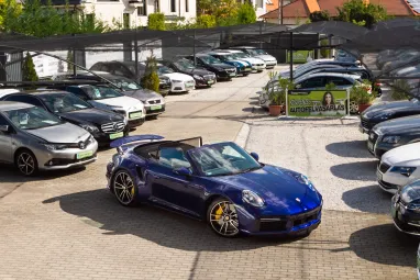 PORSCHE 911 Cabrio Turbo S PDK Gentian Blue Metallic AKRAPOVIC ++ Azonnal elvihető ++