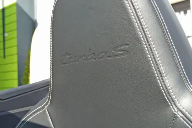PORSCHE 911 Cabrio Turbo S PDK Gentian Blue Metallic AKRAPOVIC ++ Azonnal elvihető ++