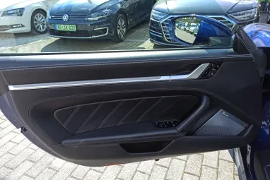 PORSCHE 911 Cabrio Turbo S PDK Gentian Blue Metallic AKRAPOVIC ++ Azonnal elvihető ++