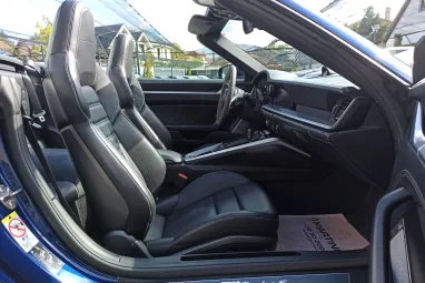 PORSCHE 911 Cabrio Turbo S PDK Gentian Blue Metallic AKRAPOVIC ++ Azonnal elvihető ++