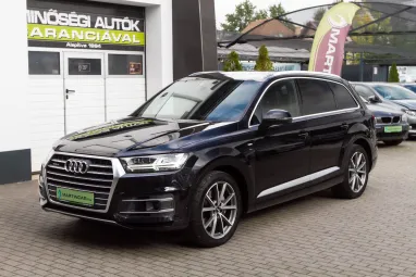 AUDI Q7 50 TDI quattro Tiptronic ic S-Line Orca Black Metallic +1.Tulajdonos +Eredeti Magyar Autó+Végig Vez. Szervizkönyv +3X-s GARANCIA !!