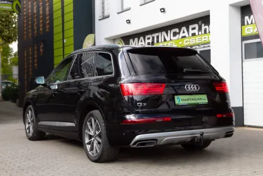 AUDI Q7 50 TDI quattro Tiptronic ic S-Line Orca Black Metallic +1.Tulajdonos +Eredeti Magyar Autó+Végig Vez. Szervizkönyv +3X-s GARANCIA !!