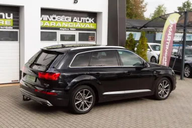 AUDI Q7 50 TDI quattro Tiptronic ic S-Line Orca Black Metallic +1.Tulajdonos +Eredeti Magyar Autó+Végig Vez. Szervizkönyv +3X-s GARANCIA !!