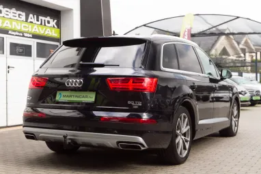 AUDI Q7 50 TDI quattro Tiptronic ic S-Line Orca Black Metallic +1.Tulajdonos +Eredeti Magyar Autó+Végig Vez. Szervizkönyv +3X-s GARANCIA !!