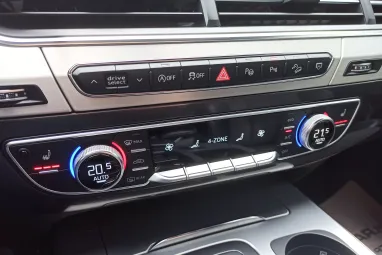 AUDI Q7 50 TDI quattro Tiptronic ic S-Line Orca Black Metallic +1.Tulajdonos +Eredeti Magyar Autó+Végig Vez. Szervizkönyv +3X-s GARANCIA !!