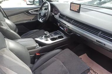 AUDI Q7 50 TDI quattro Tiptronic ic S-Line Orca Black Metallic +1.Tulajdonos +Eredeti Magyar Autó+Végig Vez. Szervizkönyv +3X-s GARANCIA !!