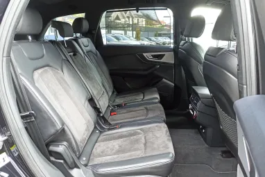 AUDI Q7 50 TDI quattro Tiptronic ic S-Line Orca Black Metallic +1.Tulajdonos +Eredeti Magyar Autó+Végig Vez. Szervizkönyv +3X-s GARANCIA !!