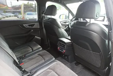 AUDI Q7 50 TDI quattro Tiptronic ic S-Line Orca Black Metallic +1.Tulajdonos +Eredeti Magyar Autó+Végig Vez. Szervizkönyv +3X-s GARANCIA !!