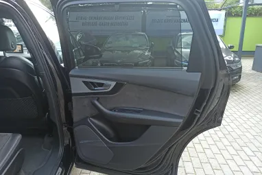 AUDI Q7 50 TDI quattro Tiptronic ic S-Line Orca Black Metallic +1.Tulajdonos +Eredeti Magyar Autó+Végig Vez. Szervizkönyv +3X-s GARANCIA !!