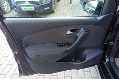 VOLKSWAGEN POLO V 1.4 85 Comfortline Deep Black Pearl Metallic +1.Tulajdonos +Friss Műszaki +3X-s GARANCIA !!