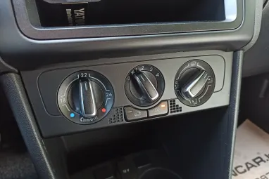 VOLKSWAGEN POLO V 1.4 85 Comfortline Deep Black Pearl Metallic +1.Tulajdonos +Friss Műszaki +3X-s GARANCIA !!