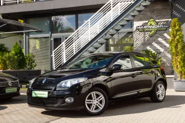 RENAULT MEGANE 1.2 TCe Dynamique Start&Stop Black Star Metallic +Vezérlés csere +Magasan Felszerelt +3X-s GARANCIA !!