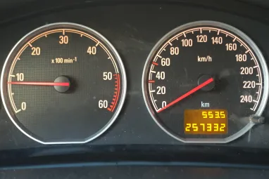 OPEL VECTRA C Caravan 1.9 CDTI Cosmo Sapphire Black Metallic +Light Beige Leather +3X-s GARANCIA !!