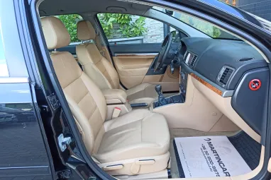 OPEL VECTRA C Caravan 1.9 CDTI Cosmo Sapphire Black Metallic +Light Beige Leather +3X-s GARANCIA !!