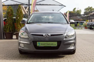 HYUNDAI I30 1.4 DOHC Comfort Steel Gray Metallic +1.Tulaj +Friss Műszaki +Keveset futott +Végig Vez.Szervizkönyv +3X-s GARANCIA !!