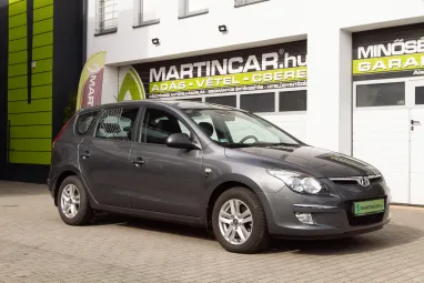 HYUNDAI I30 1.4 DOHC Comfort Steel Gray Metallic +1.Tulaj +Friss Műszaki +Keveset futott +Végig Vez.Szervizkönyv +3X-s GARANCIA !!