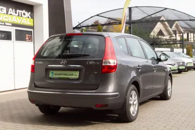 HYUNDAI I30 1.4 DOHC Comfort Steel Gray Metallic +1.Tulaj +Friss Műszaki +Keveset futott +Végig Vez.Szervizkönyv +3X-s GARANCIA !!