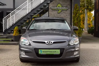 HYUNDAI I30 1.4 DOHC Comfort Steel Gray Metallic +1.Tulaj +Friss Műszaki +Keveset futott +Végig Vez.Szervizkönyv +3X-s GARANCIA !!