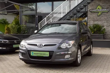 HYUNDAI I30 1.4 DOHC Comfort Steel Gray Metallic +1.Tulaj +Friss Műszaki +Keveset futott +Végig Vez.Szervizkönyv +3X-s GARANCIA !!