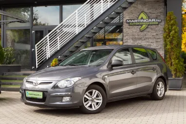 HYUNDAI I30 1.4 DOHC Comfort Steel Gray Metallic +1.Tulaj +Friss Műszaki +Keveset futott +Végig Vez.Szervizkönyv +3X-s GARANCIA !!