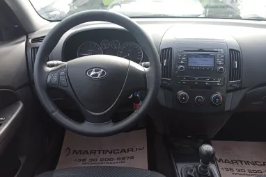 HYUNDAI I30 1.4 DOHC Comfort Steel Gray Metallic +1.Tulaj +Friss Műszaki +Keveset futott +Végig Vez.Szervizkönyv +3X-s GARANCIA !!