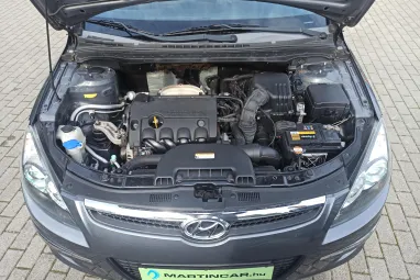 HYUNDAI I30 1.4 DOHC Comfort Steel Gray Metallic +1.Tulaj +Friss Műszaki +Keveset futott +Végig Vez.Szervizkönyv +3X-s GARANCIA !!