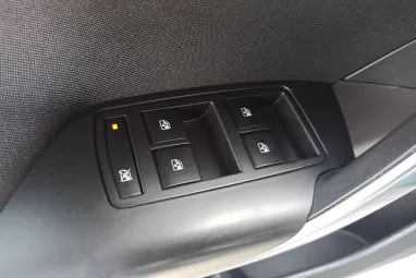 OPEL INSIGNIA Sports Tourer 2.0 CDTI Edition (Automata) Business Smaragd Grün Metallic+ Mo.-i 1.Tulaj+ Vez.Szervizkönyv +3X-s GARANCIA !!